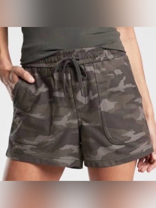 Camo Pants - Athleta Camo Farallon Short Size 10